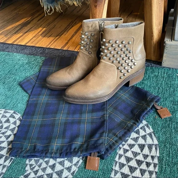 SOLD Vic Studded Boots Dove size 36 5.5 - Picture 2 of 6